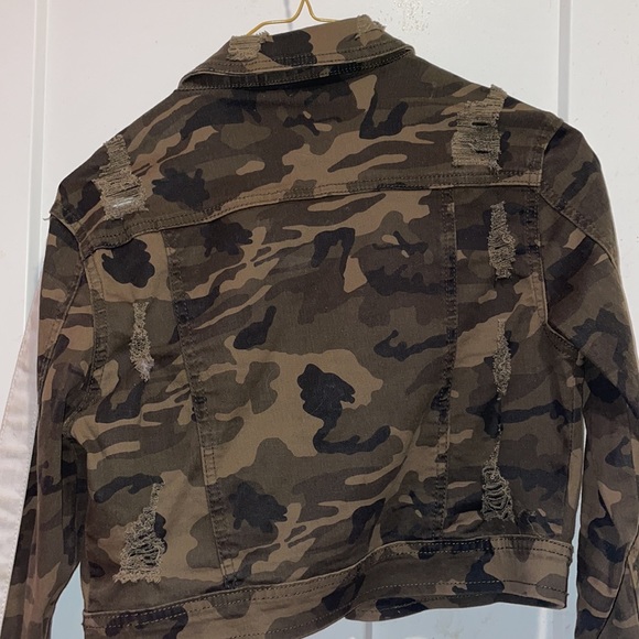 Fashion nova camo distressed denim jacket - Picture 5 of 5
